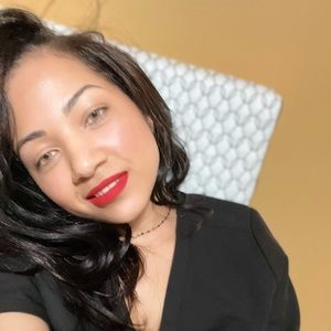 Meet your Posher, Evelin